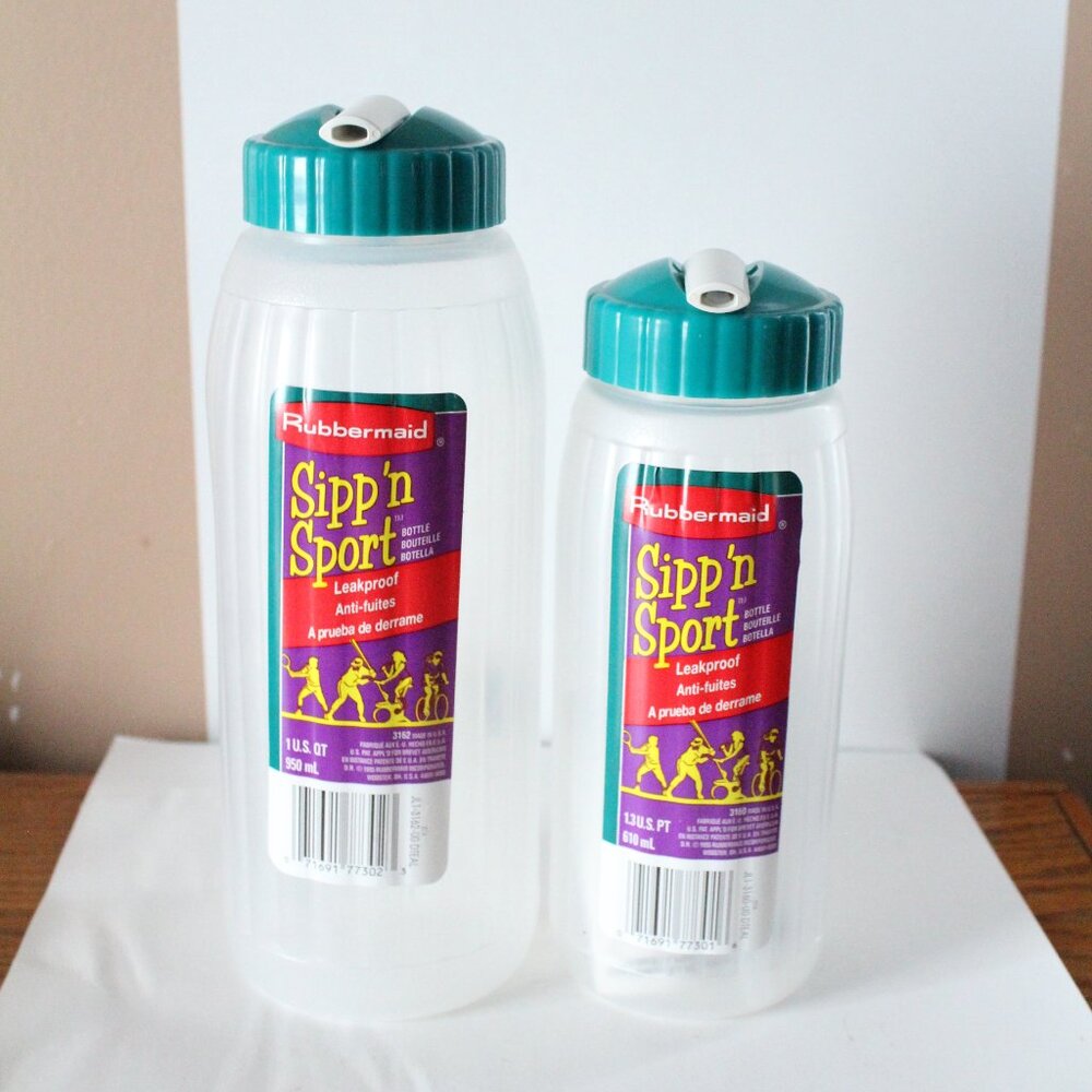 1995 Rubbermaid Sipp'n Sport Sip  Bottle w/ Straw